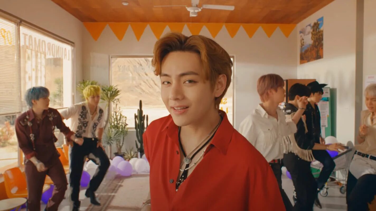 Permission bts. Bts клипы 2025. бтс permission to dance. бтс пермишен ту дэнс.