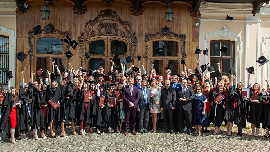 диплом спбгу. фото спбгу санкт-петербургский государственный университет. спбутуиэ выпускники. выпускники художественных вузов. выпускники санкт петербургского университета.