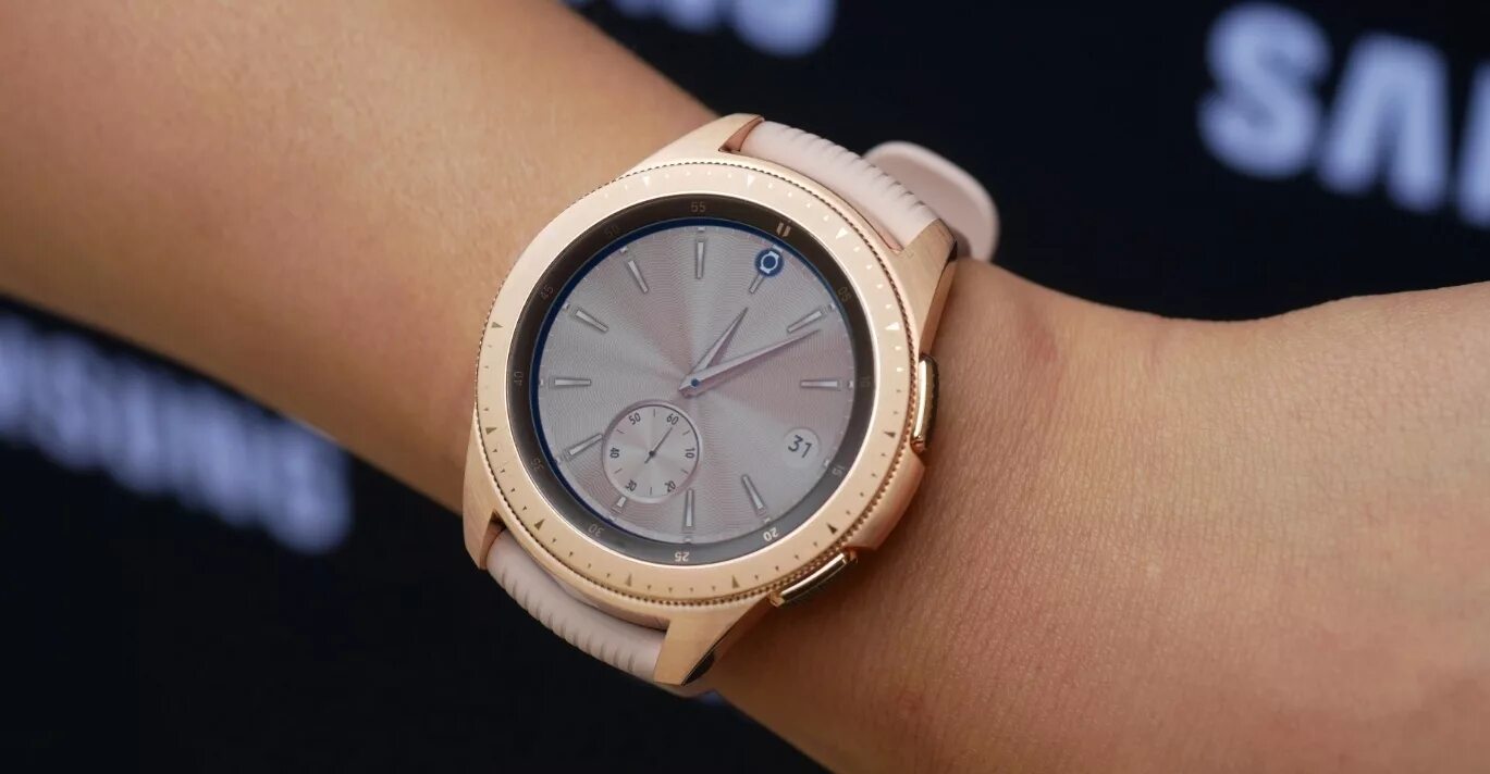 Samsung часы розовые. Samsung Galaxy watch 42mm. Samsung Galaxy watch 42. Samsung Galaxy watch 42мм. Смарт часы Samsung Galaxy watch 42mm.