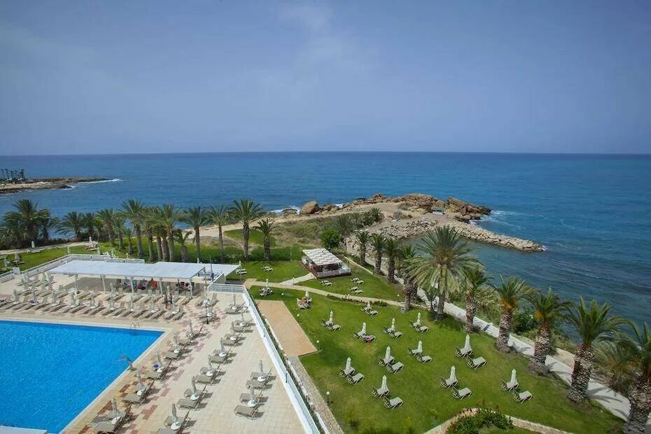 Пафос кипр отели. Pafos 3. Кипр отели 3 звезды. Королева кипра. Кипр пафос papa.
