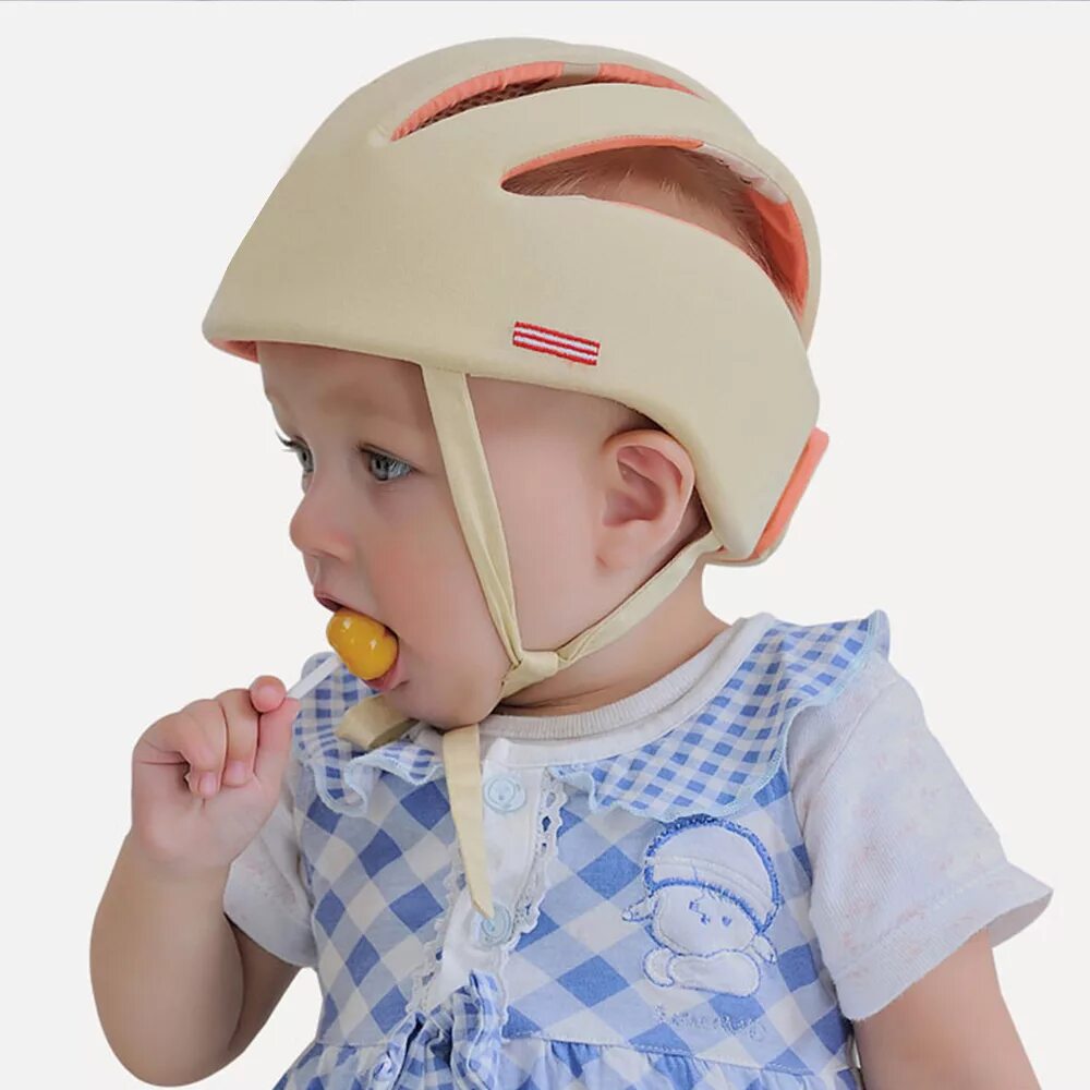 Шлем для детей от падений. Мальчик в шапке летчика. Падение шапочки. Падение шапочки. Противоударный шлем для малыша.