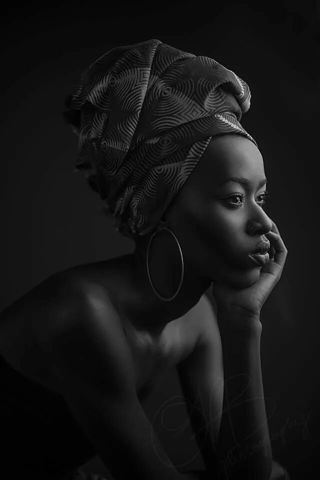 Портрет негритянки. Африканские девушки. Фотопортрет африканки. Белый и африканка. Африка белая женщина