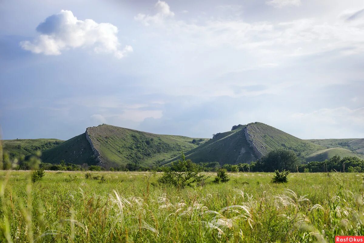 белая калитва две сестры. ростовская область белая калитва горы две сестры. две сестры горы на реке северский донец. гора 2 сестры белая калитва. белая калитва две сестры.