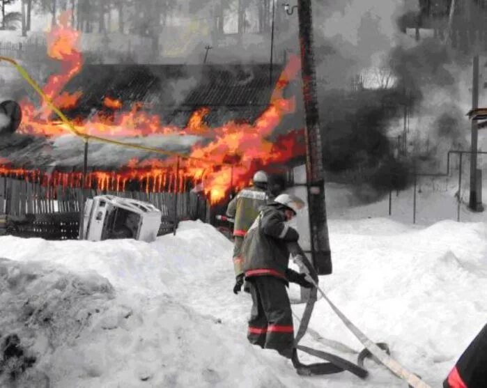 Пожары 2017 год. Пос Валериановск. Пожары 2017 года. Ыллымах пожар 2017 год. Валериановск шламы.