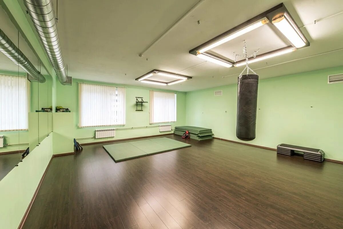 Бассейн скульпторс. Хасанская 10 к 2. Фитнес хаус хасанская 10. Бассейн хасанская 10. Фитнес хаус санкт-петербург на хасанской.