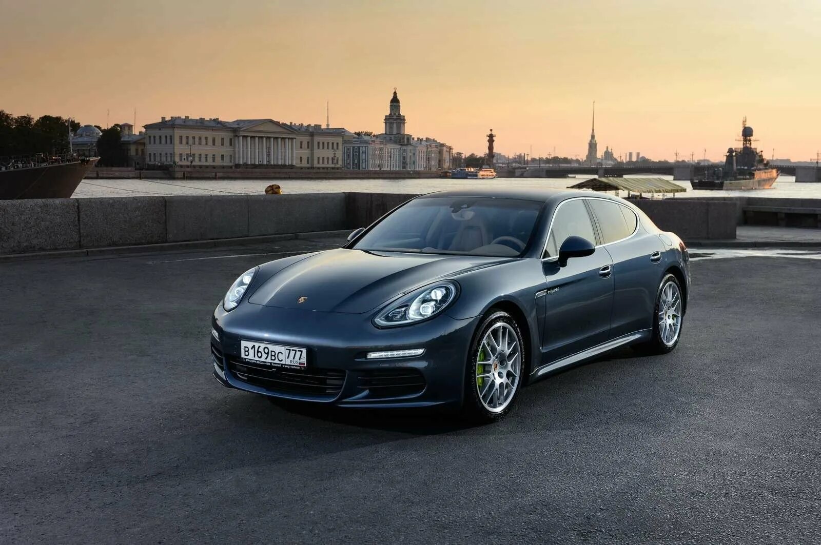 Porsche панамера 2021. Порше панамера. Порше панамера. Порш панамеру. Порше panamera.
