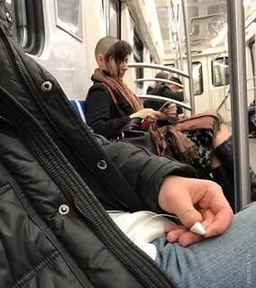 Пассажиры в метро