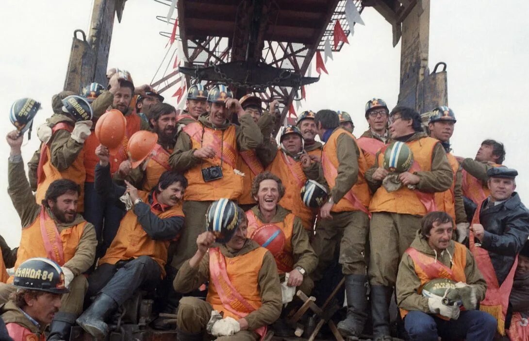 Стройка бам в 1974. Стройка бама в ссср. Бам рабочие. Стройка бама в ссср. Бам рабочие.