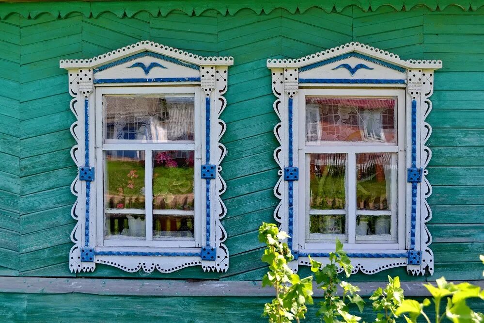 Виртуальный музей резных наличников. Песня а на окне наличники. Наличники московская губерния. А на окне наличники гуляй. Наличник ковров.