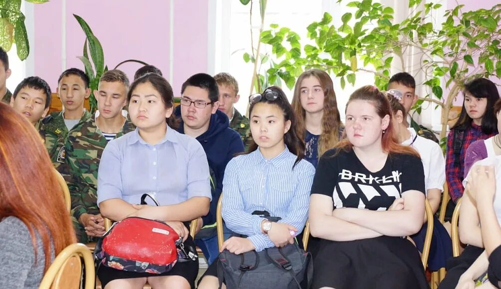 Школа интернат колмогорова. Оренбург школа глухой дети. Школа интернат дети. Колмогорова мгу. Ломоносова - школа им.