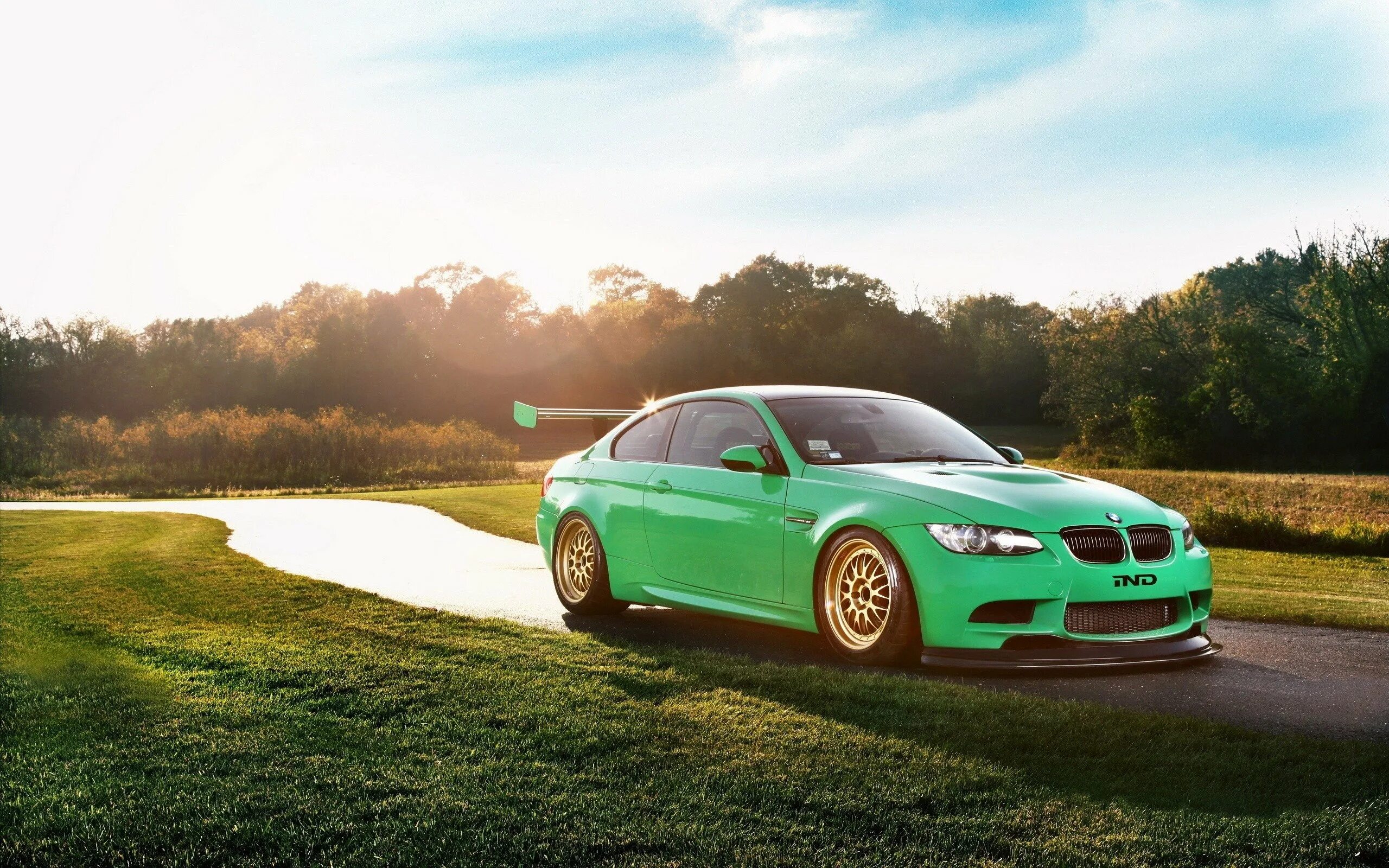 Машина к лету. BMW e92 Green. BMW e92 зеленая. BMW m3 Green. BMW m3 Coupe зеленая 2022.