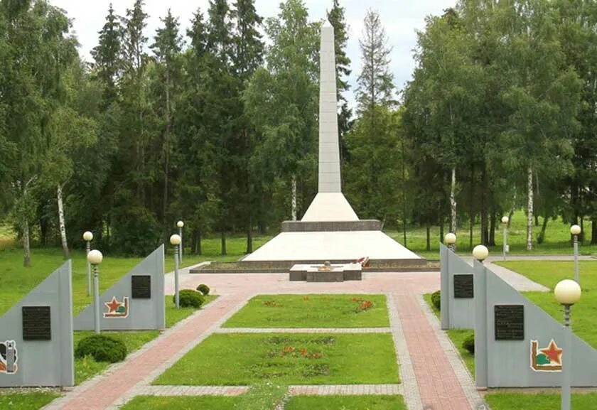 памятники дятлово. беларусь дятлово памятник дети лихолетья. памятники дятлово. памятник и. филидовичу в дятлово.