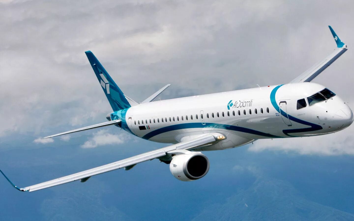 Embraer emb 195. Самолет embraer 195. самолет embraer emb 195. embraer 190195. эмбраер erj 195.