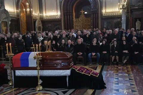 Томом в церкви