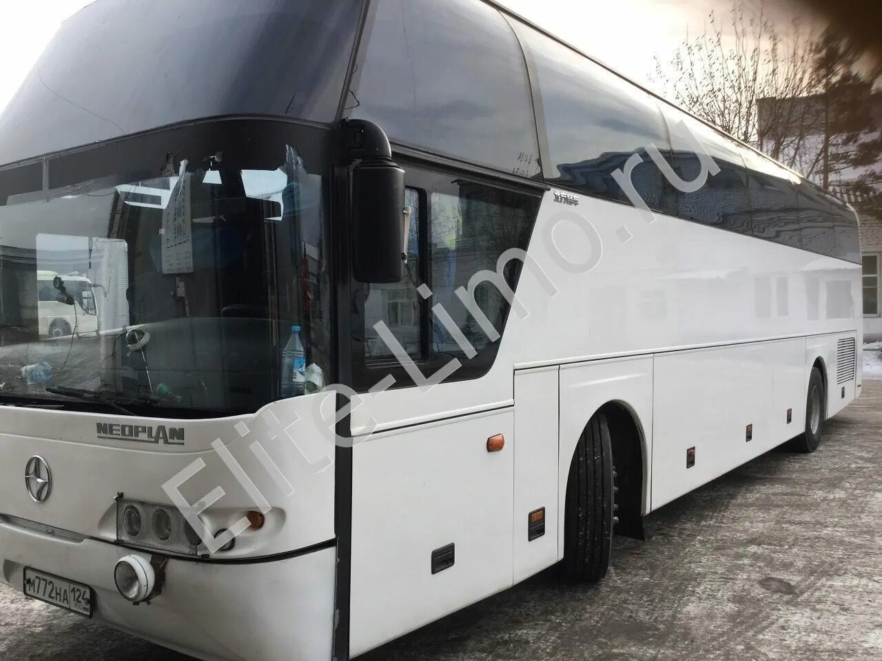 Б у автобус неоплан. Neoplan 51. Неоплан 51 автобус. Туристический автобус Neoplan 51 место. Автобус Неоплан 51 место.