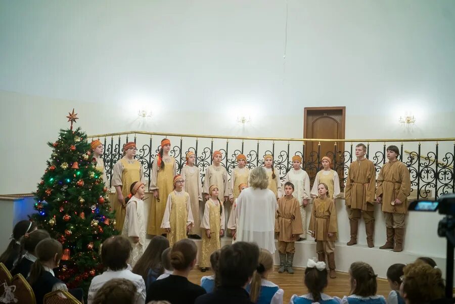 появились над вертепом ангелы текст. молитва на рождество христово. детские рождественские колядки с нотами. появились ангелы над вертепом ангелы. появились над вертепом ангелы слушать.