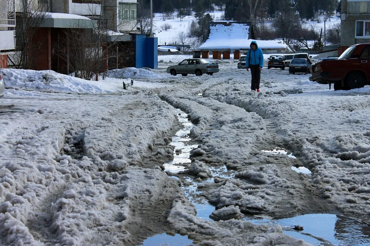 Дороги не чистят от снега. Посыпают дороги зимой. Чистят дороги. Не почищены дороги. Плохие дороги зима.