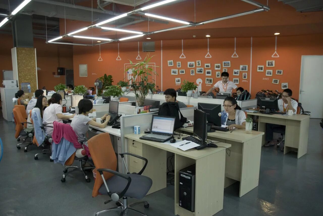 Chinese office. китайцы в офисе. Alibaba group офис. китайский офис. Chinese office.
