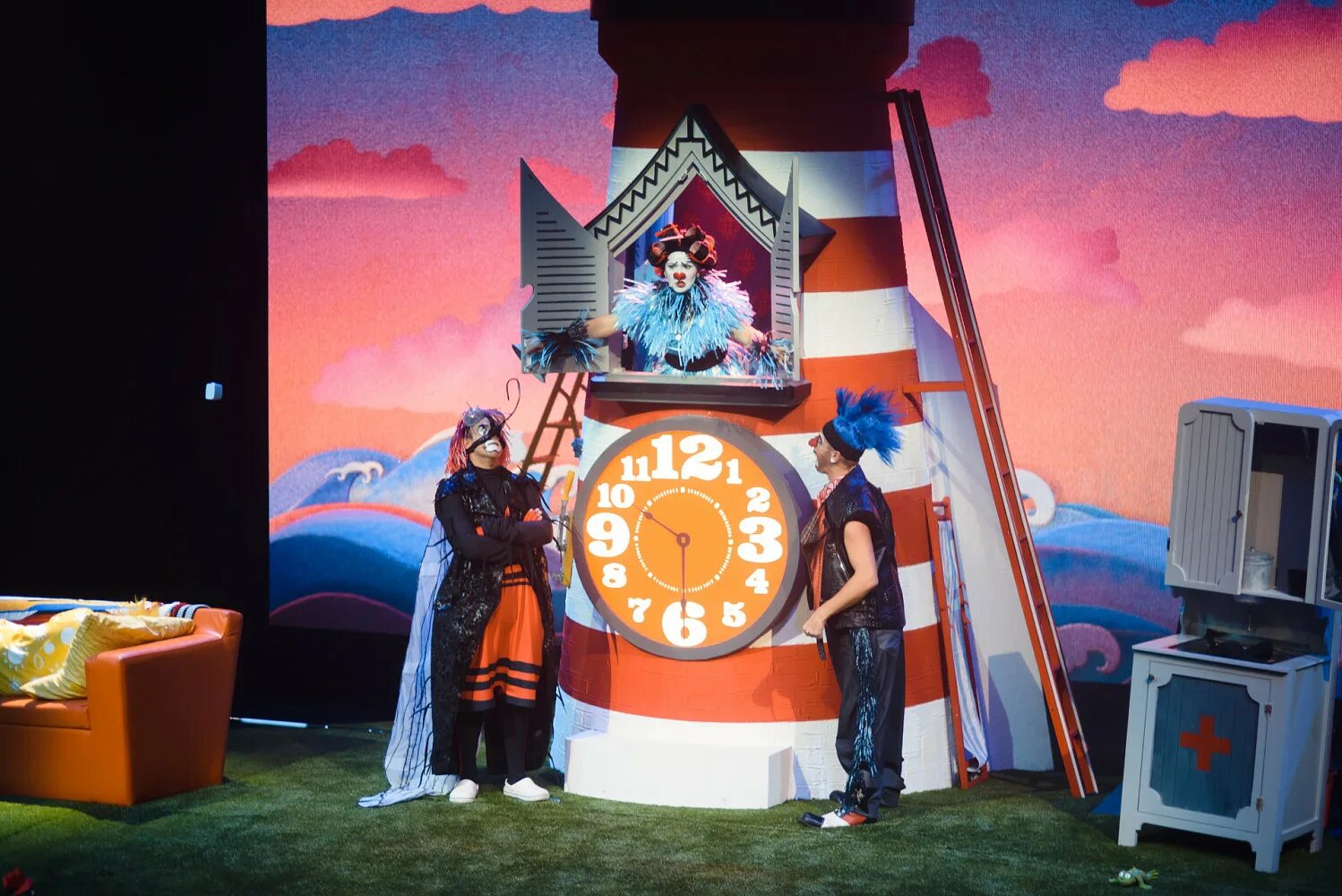 Желтый и черный спектакль егора дружинина. Иван полунин снежное шоу. Yellow show. Желтый и черный спектакль егора дружинина. Полунин челябинск снежное шоу.