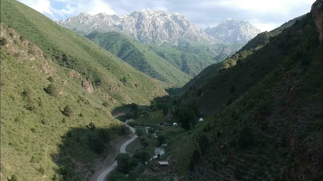 Эс алуу. Сары Ой Киргизия. Суусамыр Долина. Сары Ой жайлоосу. Сары Ой горы.