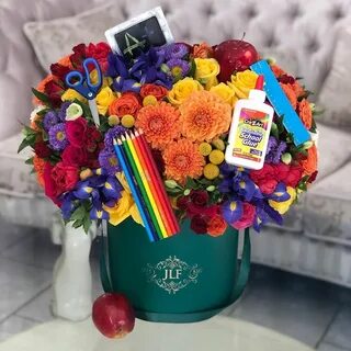 Букет учителю на 1 сентября необычный