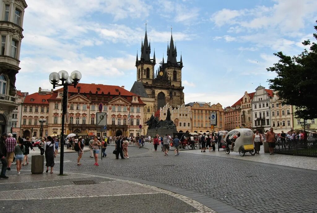 Староместская площадь. Прага столица Чехии. Прага Староместская площадь в сумерках.