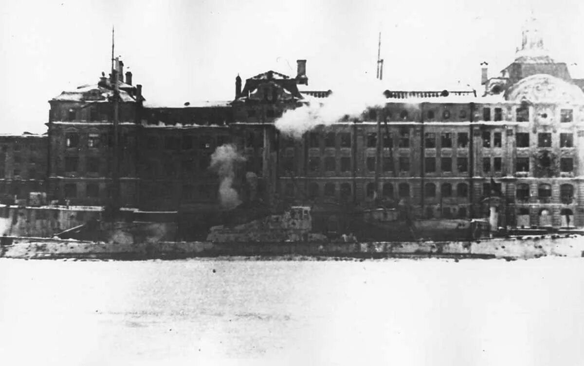 Кронштадт в годы великой отечественной. Подводная лодка блокада Ленинграда. Порт Кронштадт 1941. Кронштадт 1941 год.