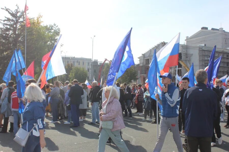 Митинг Саратов 2022. Митинг концерт Саратов. Митинг в поддержку Донбасса. Митинг в Саратове 23 сентября 2022. Митинг саратов сегодня