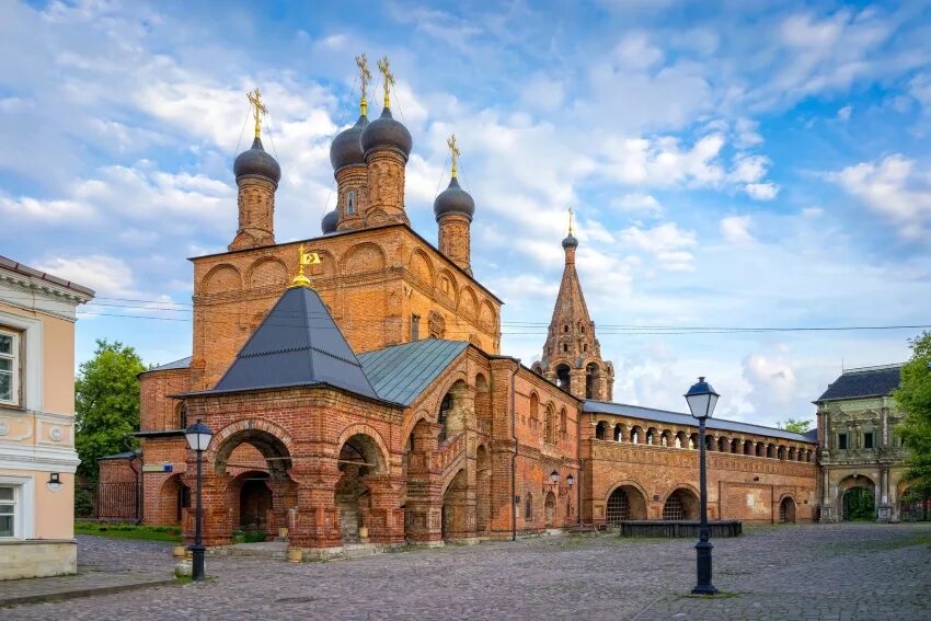 Крутицкое подворье экскурсии. Крутицкое подворье в москве (1690-е). Крутицкого подворья в москве. Крутицкое подворье в москве. Москва крутицкая улица 13 крутицкое патриаршее подворье.