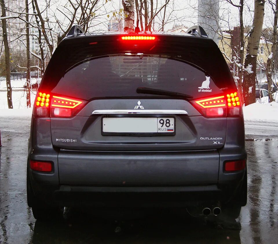 Mitsubishi задние фары. Outlander-XL задние led. Задние фонари на Mitsubishi Outlander XL. Mitsubishi Outlander XL 2008 задние фонари. Задний фонарь Аутлендер 3.