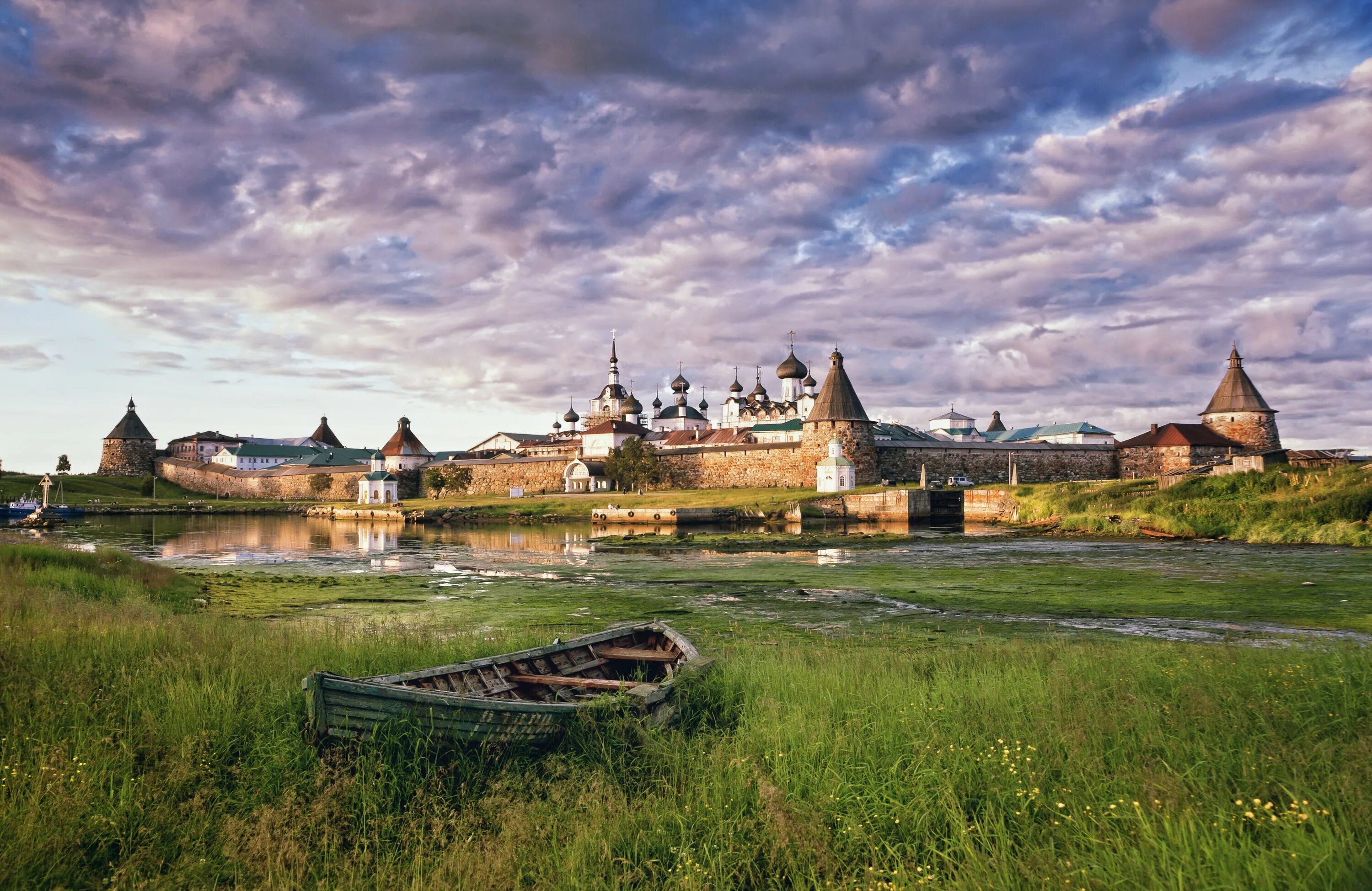 Соловецкие острова в истории россии. Культурно-исторический ансамбль Соловецких островов. Историко-культурный комплекс Соловецких островов. Соловецкий монастырь наследие ЮНЕСКО. Культурный и исторический ансамбль Соловецкие острова.