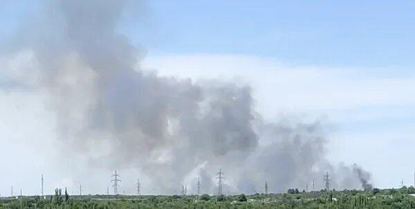 Пожар в волгограде видео. Пожар в волгограде сегодня. Пожар в волгограде. Тракторный рынок волгоград. Пожары.