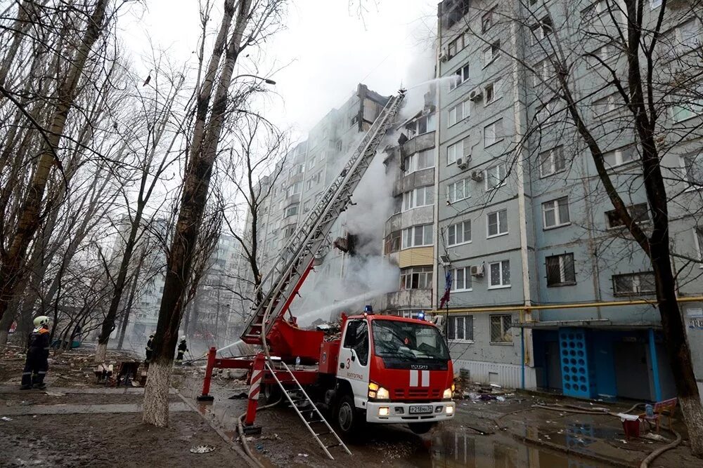 Что сегодня взорвалось в ростове на дону. Взрыв газа в многоквартирном доме. Взрыв газа в панельном доме. Взрыв бытового газа в многоэтажном доме. Многоквартирные дома после взрыва.