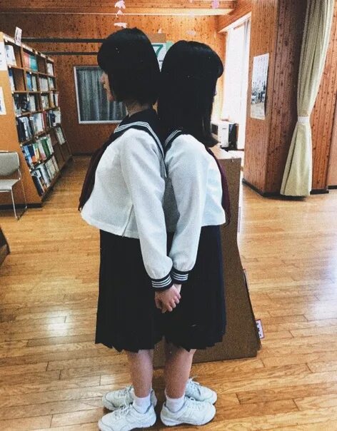 Японка была наказана. Наказание в японской школе для девочек. Японка была наказана. Японские горничные. Японские дети в школе.