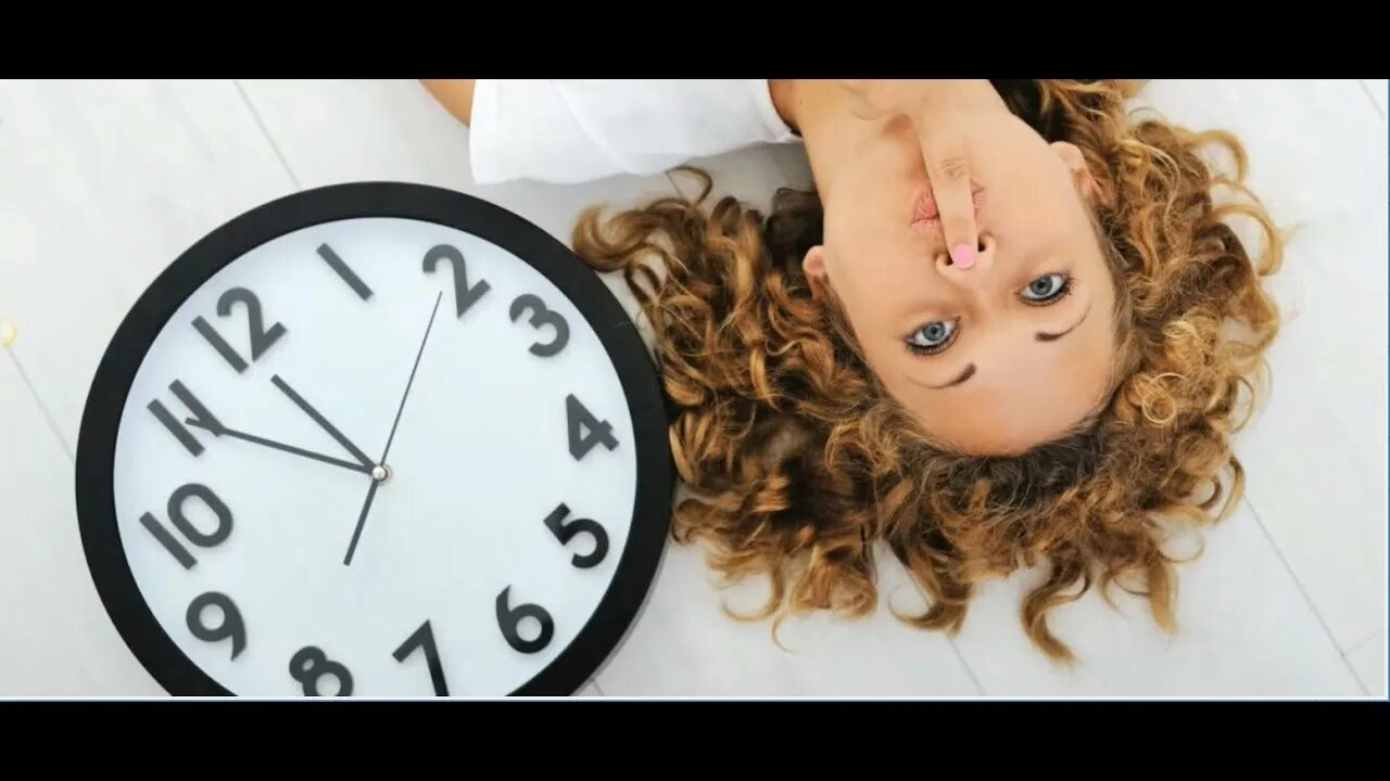 Девушка и часы. Nal time girl time. Nal time girl time. I. Девушка и часы.