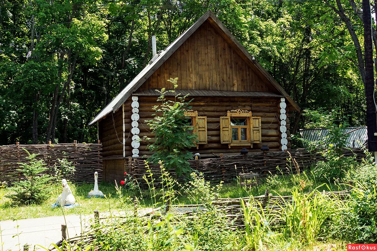 деревенский дом с участком. о. деревня русиново калужская область. снять на лето домик в деревне. домик в подмосковье.