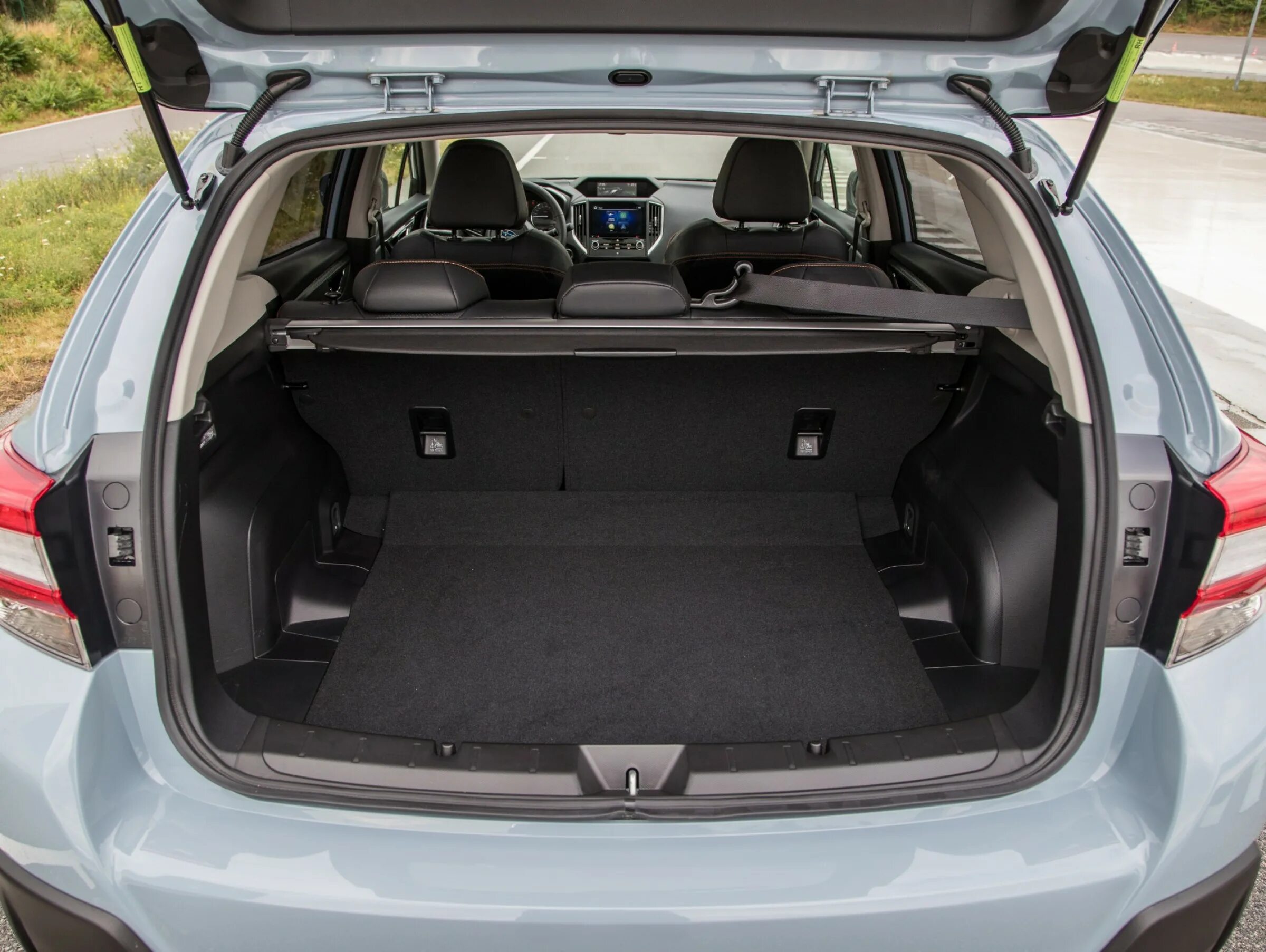 Субару объем багажника. Subaru xv 2013 багажник. Subaru outback 2021 багажник. Габариты багажника subaru xv. Субару xv 2012 багажник.