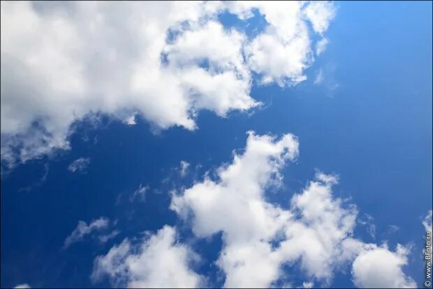 Download wallpaper 1600x1200 sky, blue, white, clouds, tenderness hd background