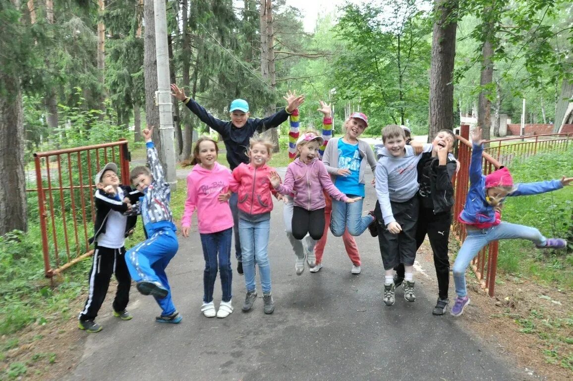 Дол городецкого района. Лагерь салют Нижний Новгород. Детский лагерь салют в Нижнем Новгороде. Лагерь салют Городецкий район Нижегородская область. Оздоровительный лагерь салют Городецкий район Нижегородская.