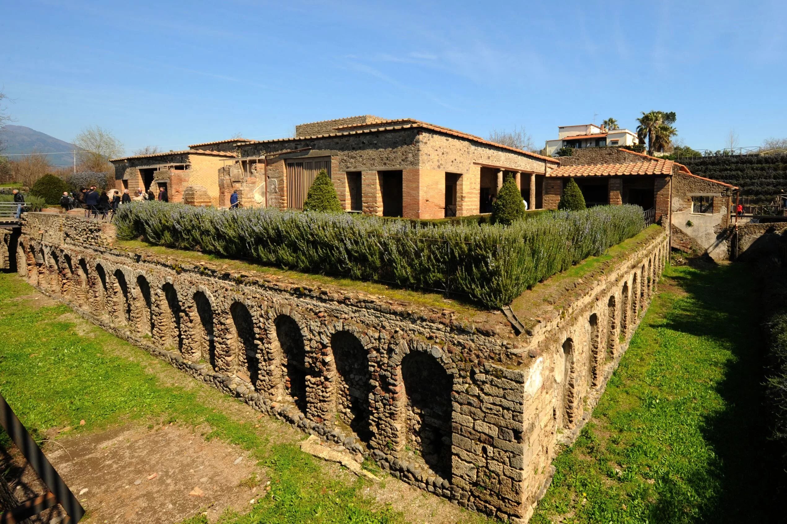 Ancient houses. Древний Рим Помпеи вилла. Вилла Диомеда Помпеи. Вилла мистерий Помпеи реконструкция. Римская вилла “мистерий” в Помпеях.