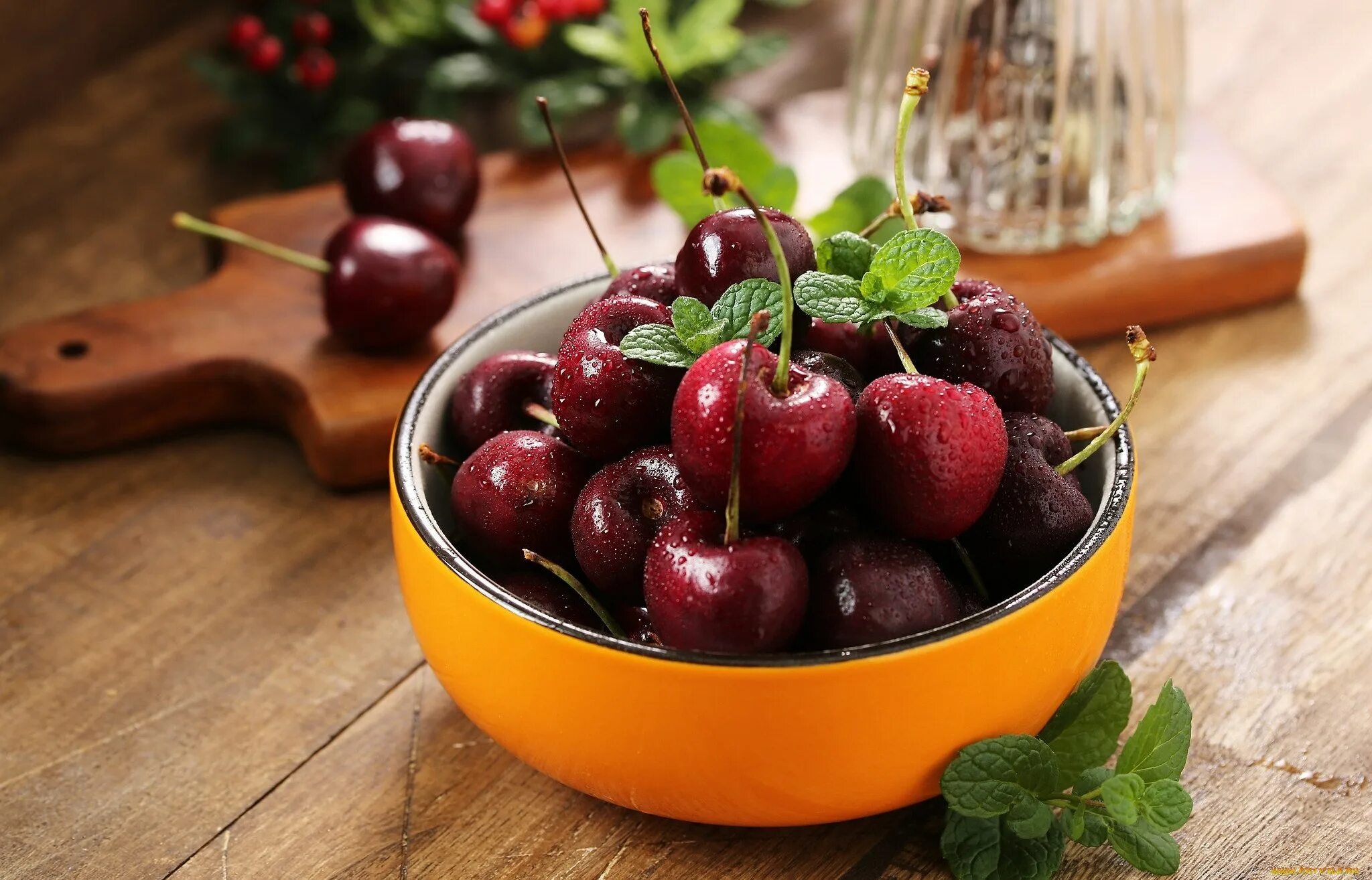 Вишня столовая. Вишня в чашке. Вишня столовая. Вишня столовая. Черешня в тарелке.