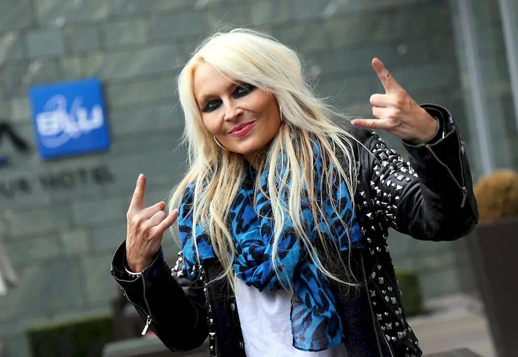 Доро фото. Doro. doro singer. дороти пеш. doro пеш.