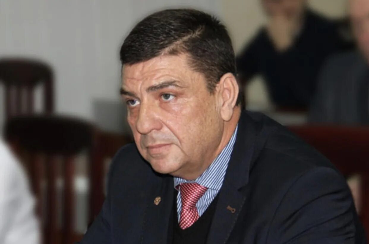 Глава гетманов. Мэр майкопа андрей гетманов. мэр майкопа митрофанов. гетманов андрей леонидович майкоп. андрей гетманов майкоп.