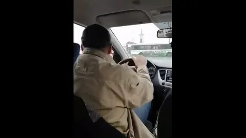 Таксист снял на видео