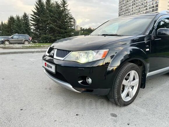Мицубиси аутлендер хл бу. Мицубиси аутлендер 2009г фото. Mitsubishi outlander xl рестайлинг. Митсубиси аутлендер 2009г. Аутлендер хл 2.