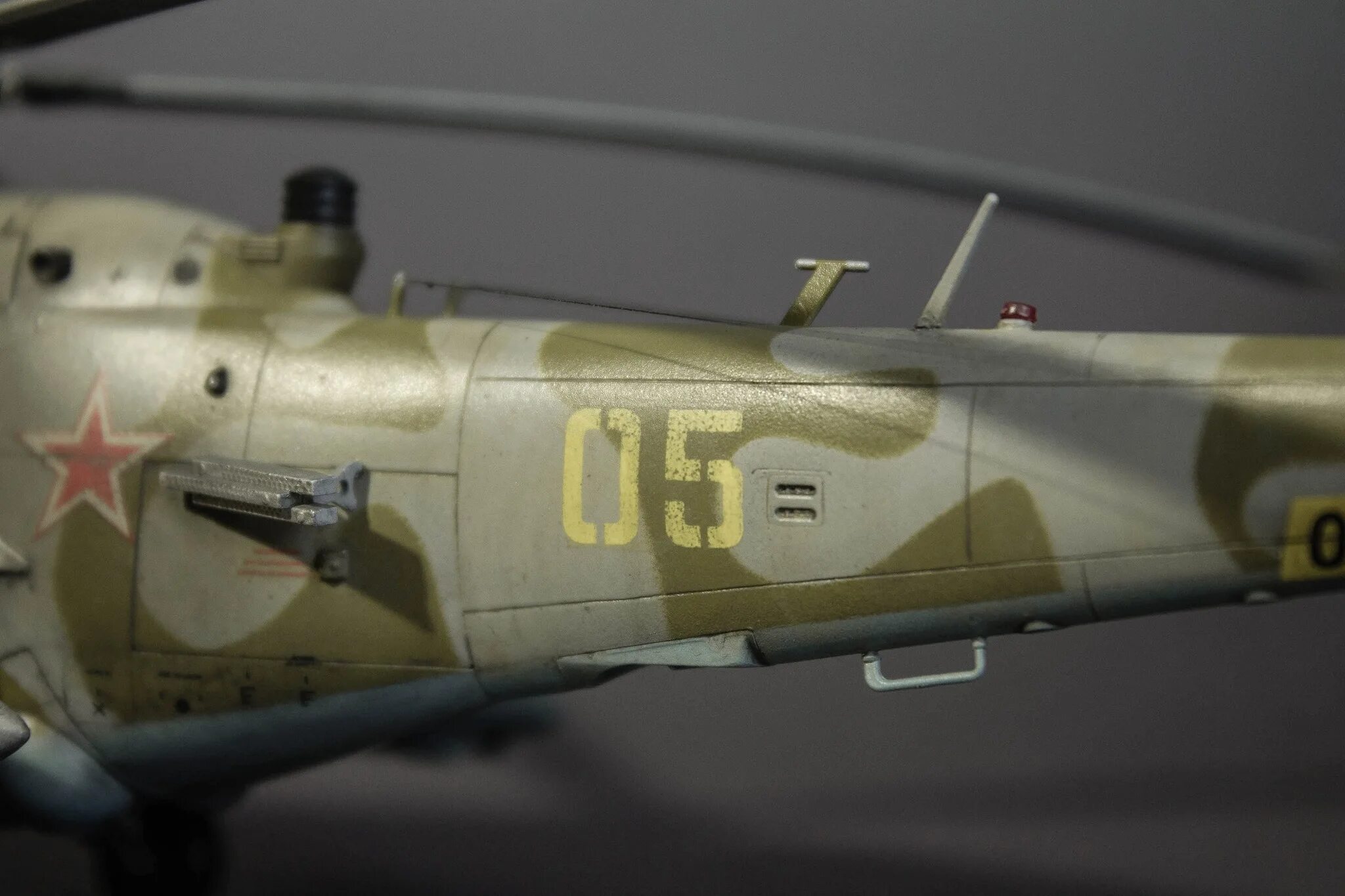 Ми-24 звезда 1/72. Ми-24 вертолёт модель звезда. Ми 24 1:72 каропка.