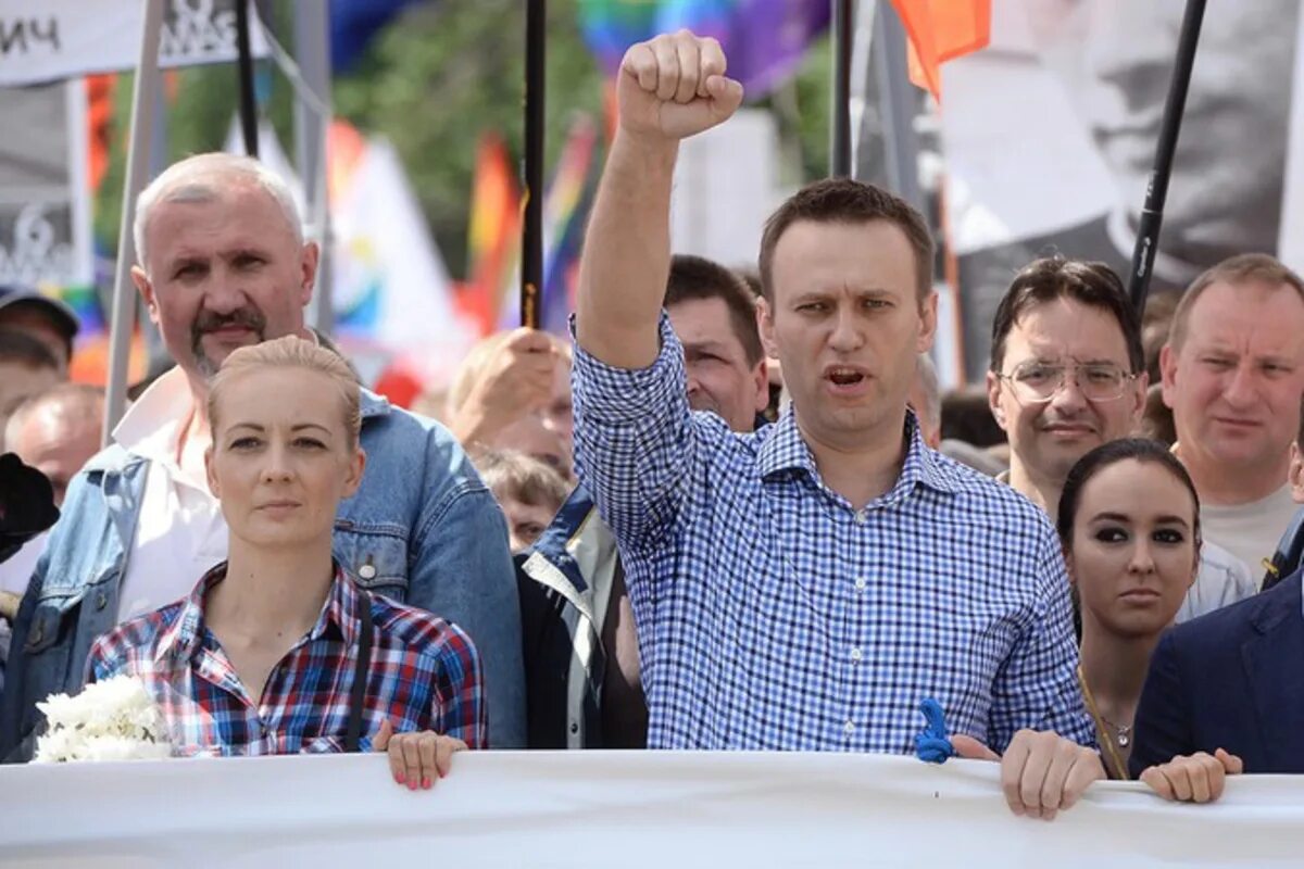 Представитель оппозиции. Оппозиция Навального. Оппозиционеры России. Российская оппозиция Лидеры. Оппозиция Навального в России.