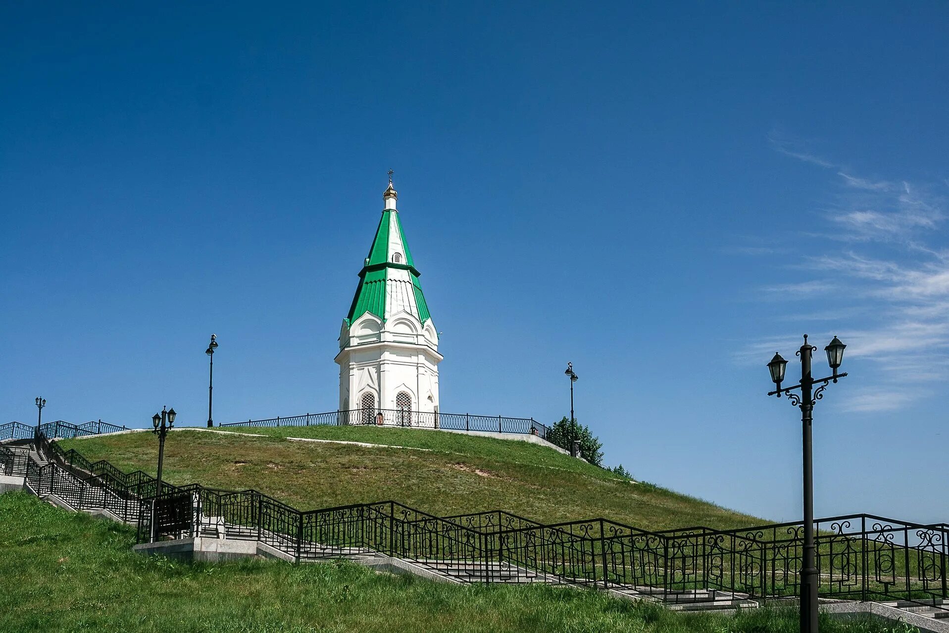 Окрестности красноярска. Красноярск часовня Параскевы. Часовня на караульной горе Красноярск. Церковь Параскевы пятницы Красноярск.