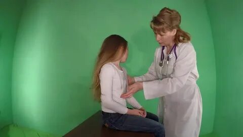 Осмотр девственницы у гинеколога