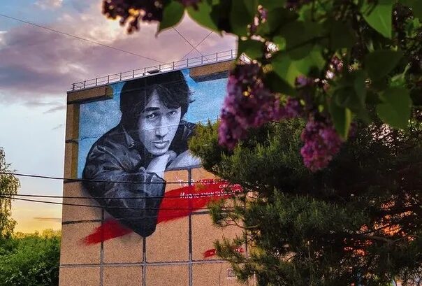 Я хотел бы остаться с тобой. Игла фильм 1988 актёры. Цой пачка. Виктор цой легенда. Виктор цой украинец.